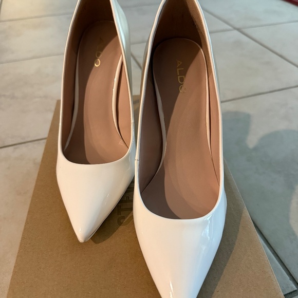 Aldo gold and white ombré heels - Picture 2 of 5